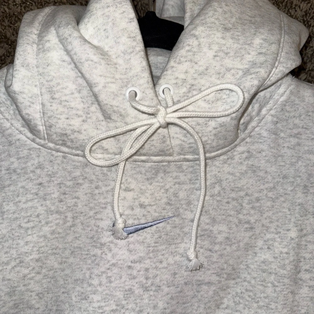 Nike Heather Gray Sweatshirt - Picture 4 of 6